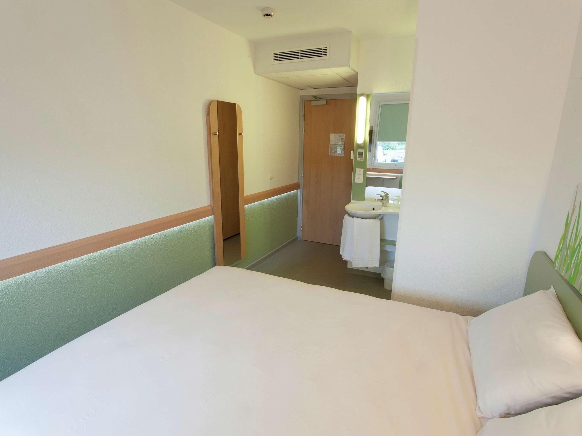 Ibis Budget Cherbourg - La Glacerie Εξωτερικό φωτογραφία