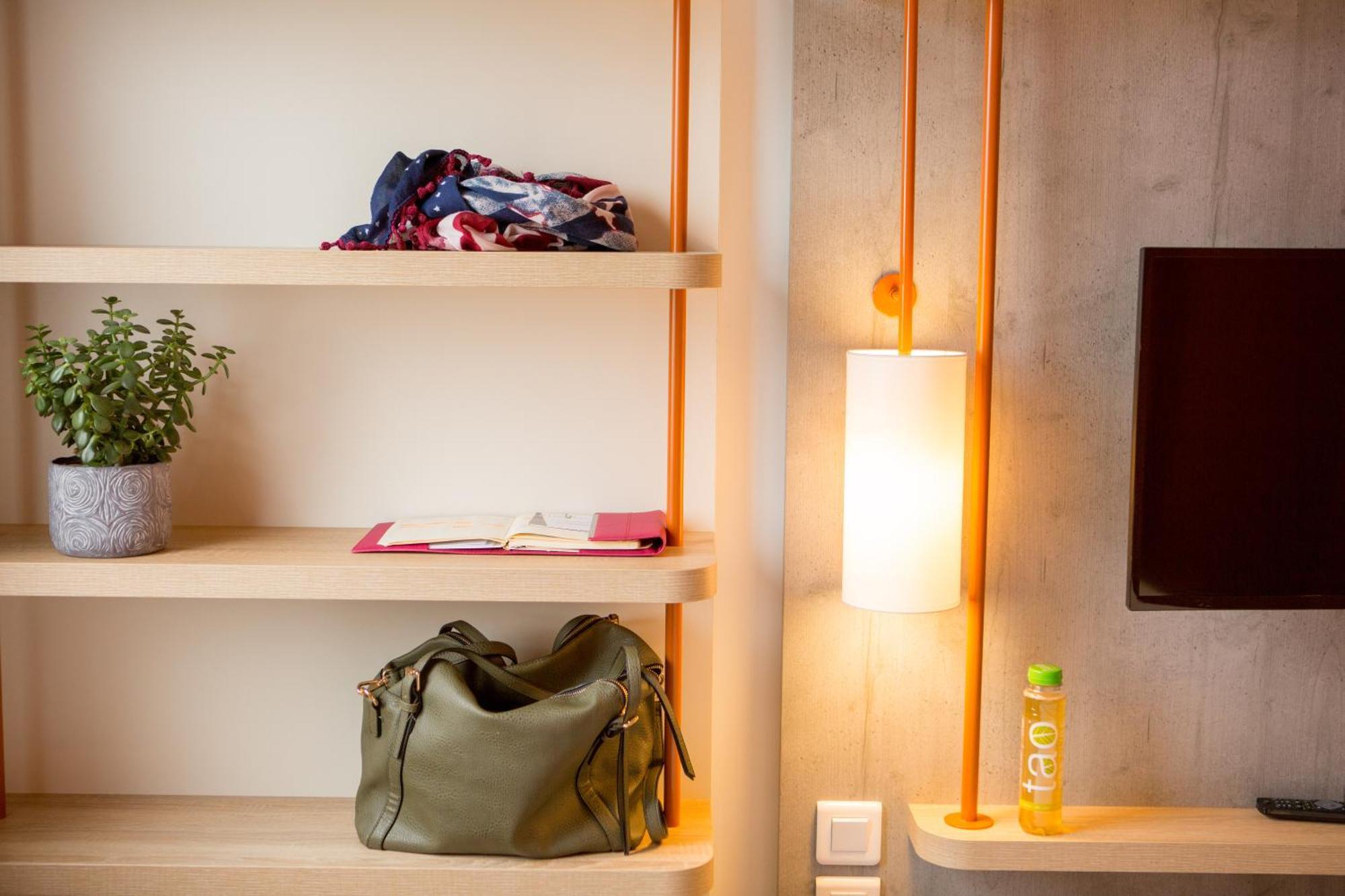 Ibis Budget Cherbourg - La Glacerie Εξωτερικό φωτογραφία